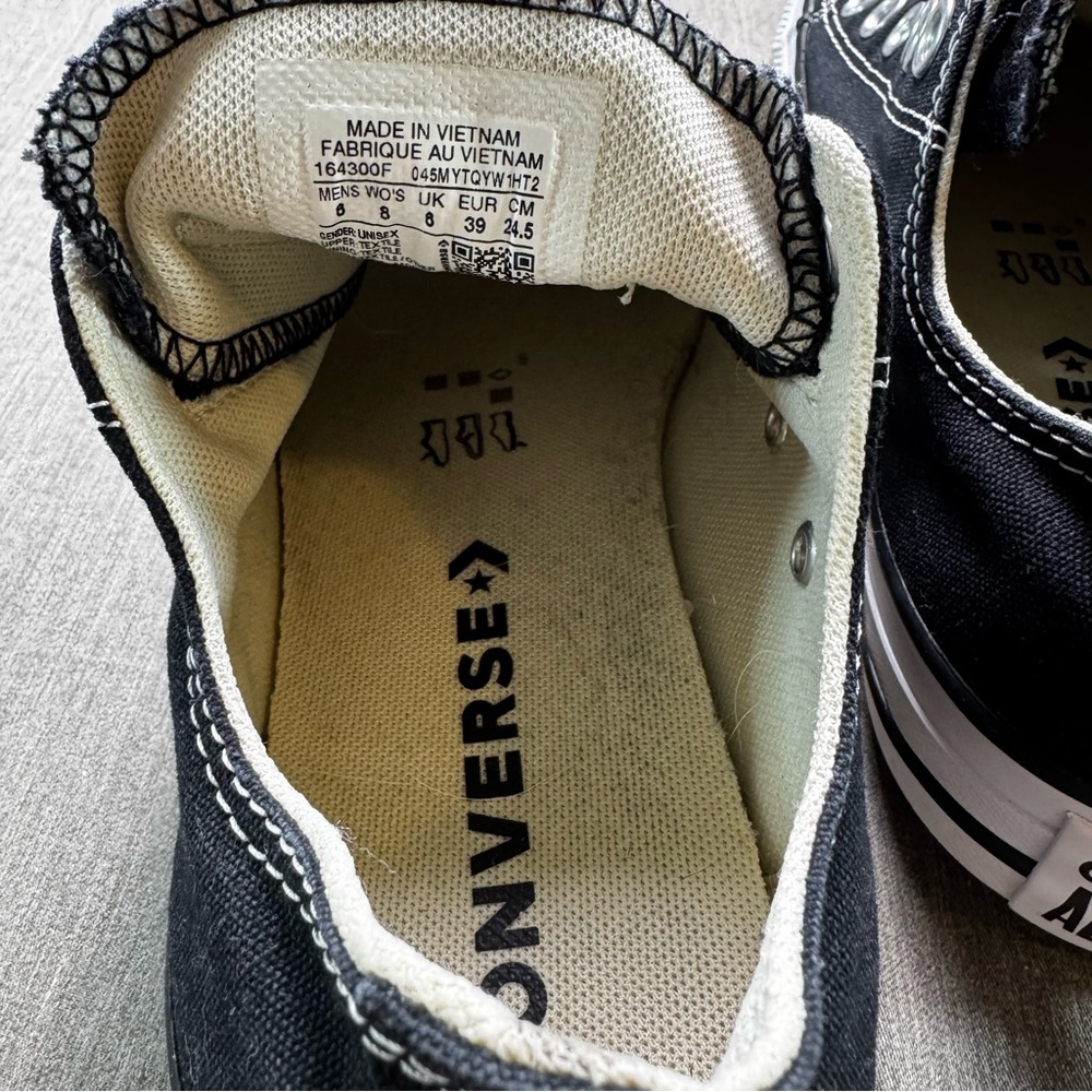 Converse Chucks Slip On - size 8 in women’s or 6 in men’s Made With No Laces - Picture 6 of 11